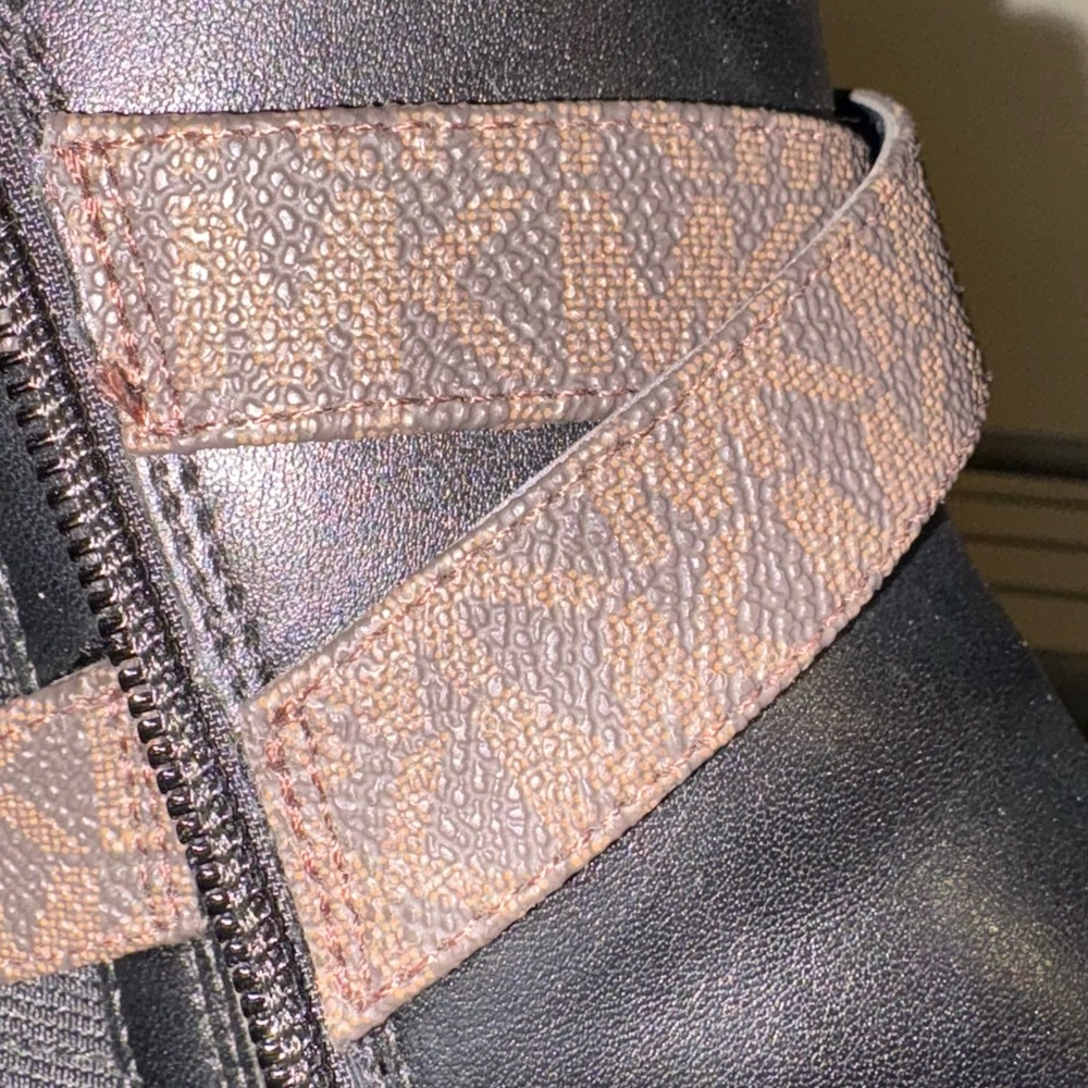 Michael Kors Women’s Black Ankle Boots with Brown Straps & Gold MK Hardware 8.5 - Picture 11 of 13